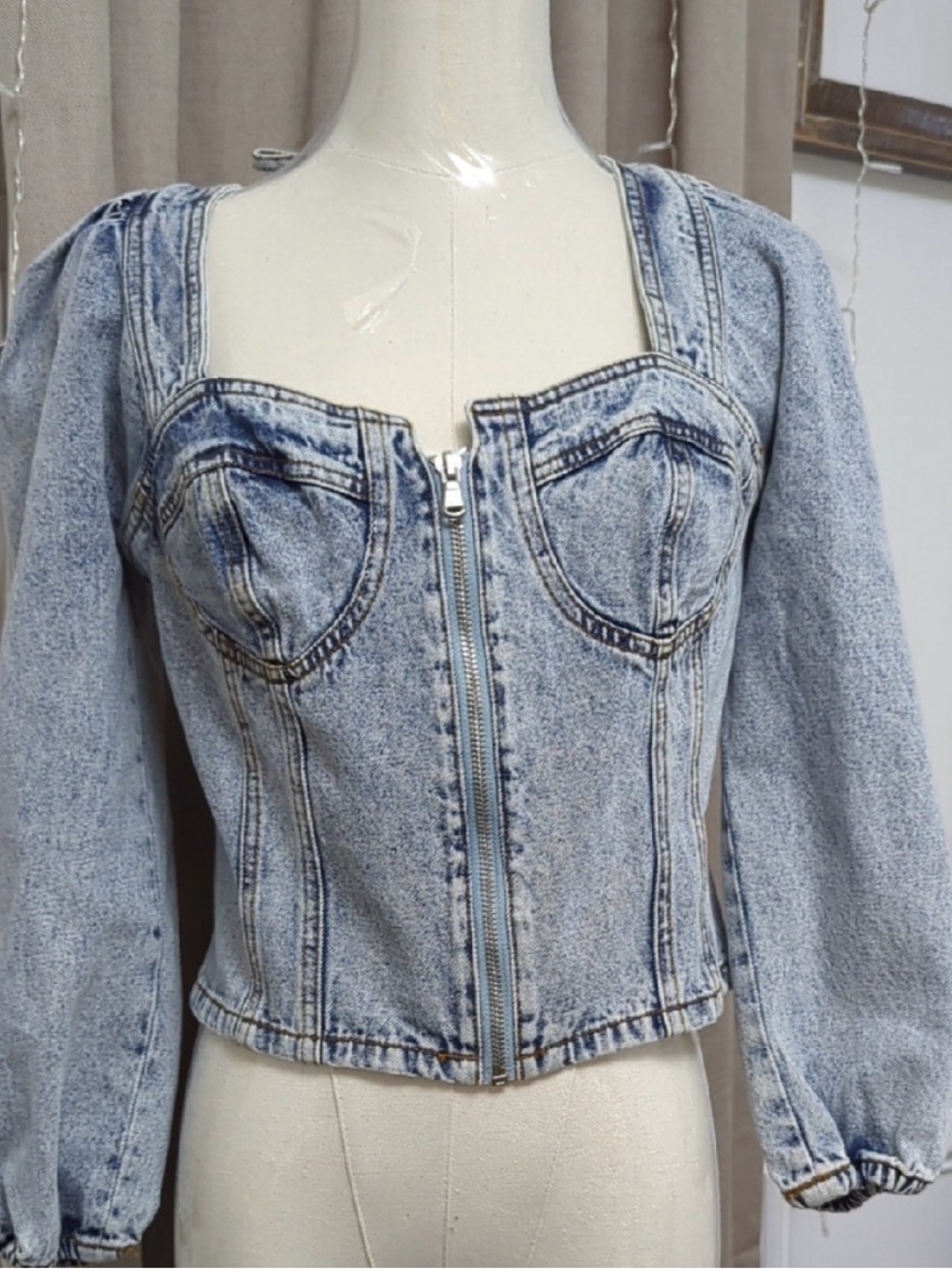 VENUS Light Wash Denim Zip-Front Puff Sleeve Top